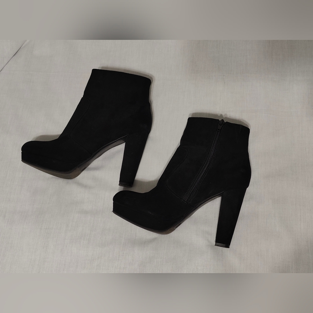 Mossimo Supply Co. - Black - Women's Suede Boots - Size 8.5